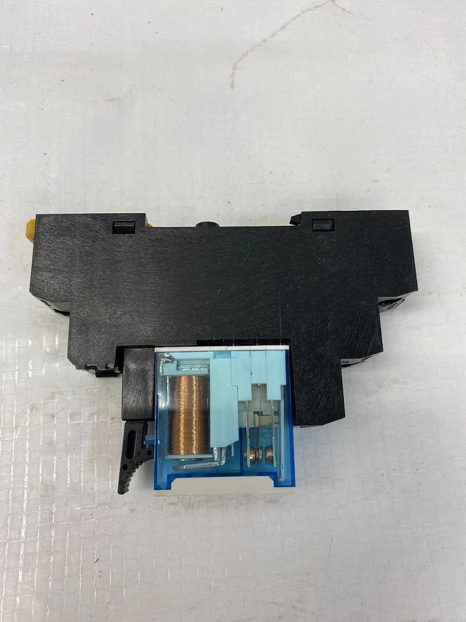 Used Allen Bradley 700-HN 121 Series A 10A 250 VAC - Lot of 2