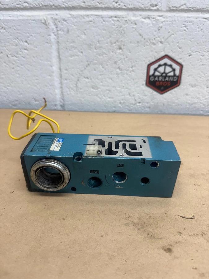Used MAC 82-0A-BKA Solenoid Valve