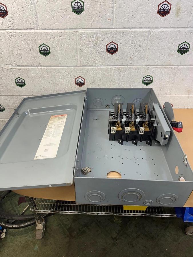 Used Square D HU364 200A Heavy Duty Safety Switch, 600V