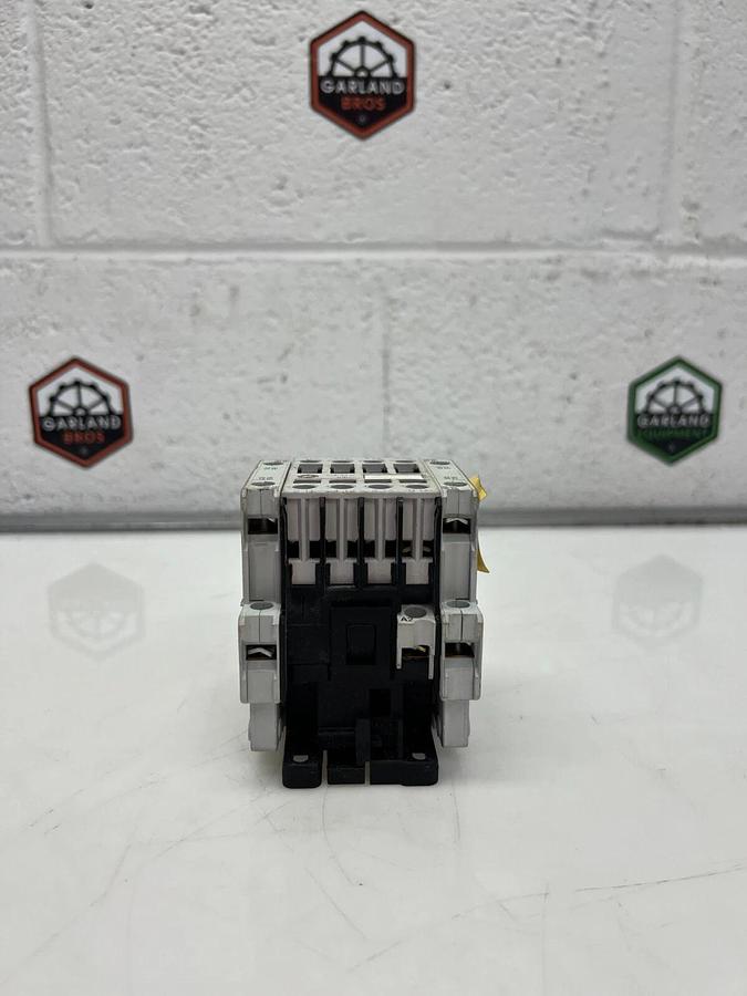 Used General Electric CL02, BCLL11 Contactor