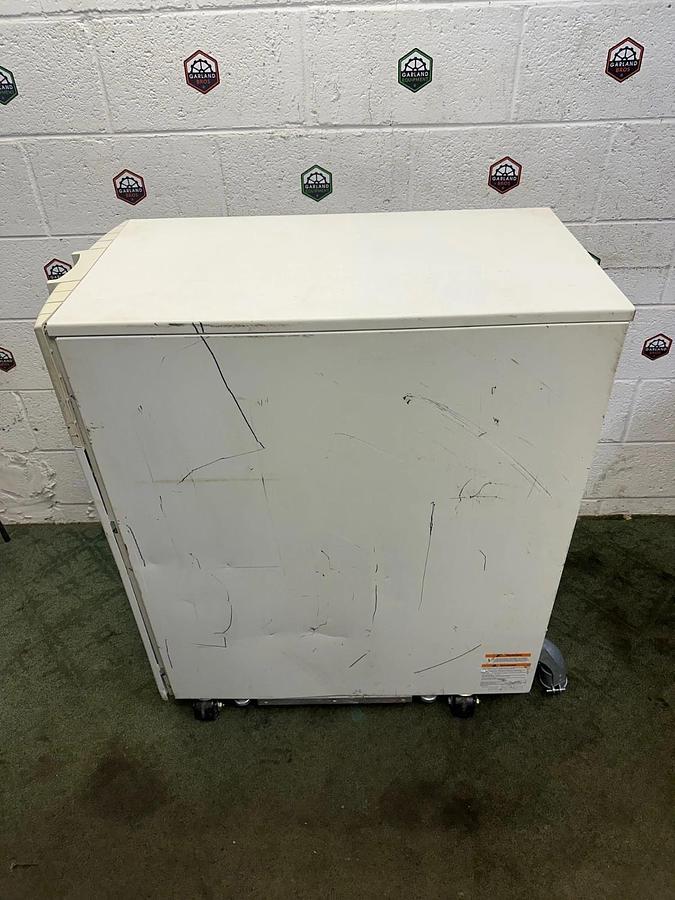 Used Toshiba UE3G2L220C61T Uninterruptible Power Supply 1600EP Series UPS 22KVA 91.6A