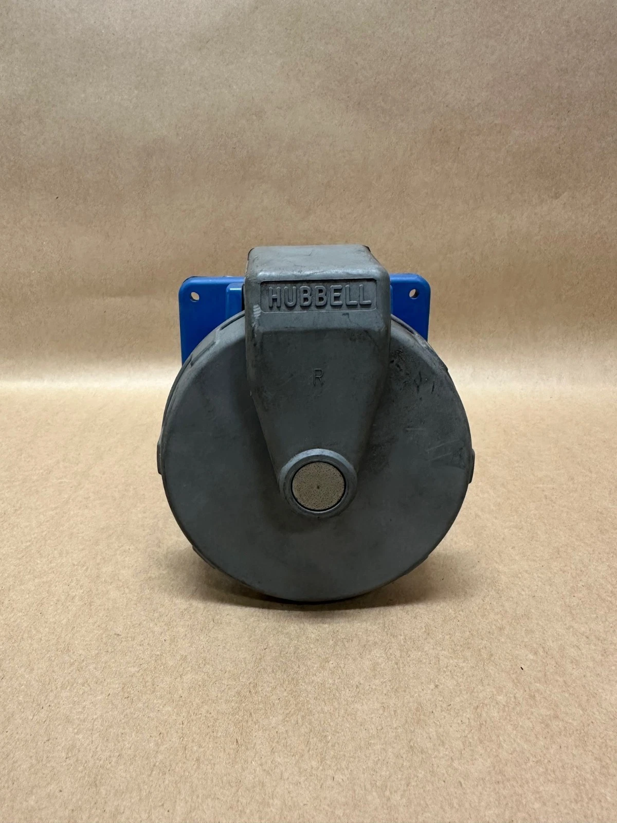 Used Hubbell 560R9W Pin and Sleeve Receptacle 60A