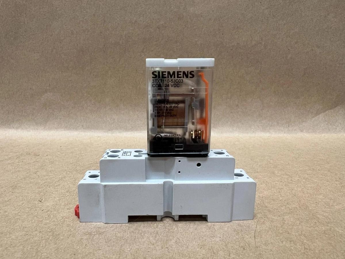 Used Siemens 3TX71 Relay with 3TX7144-4E7 Relay Base - Lot of 3