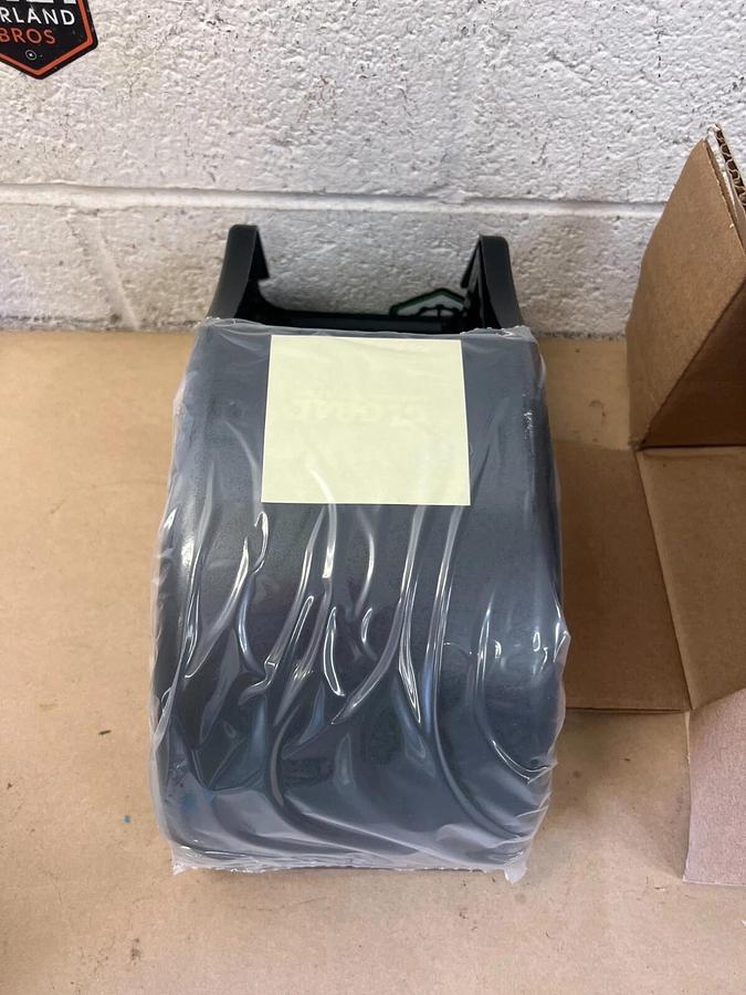 Used Global Industrial 640934 Global Plastic Standard Double Tissue Dispenser