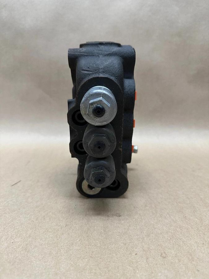 Used Parker VDP12 Hydraulic Valve *NEW*