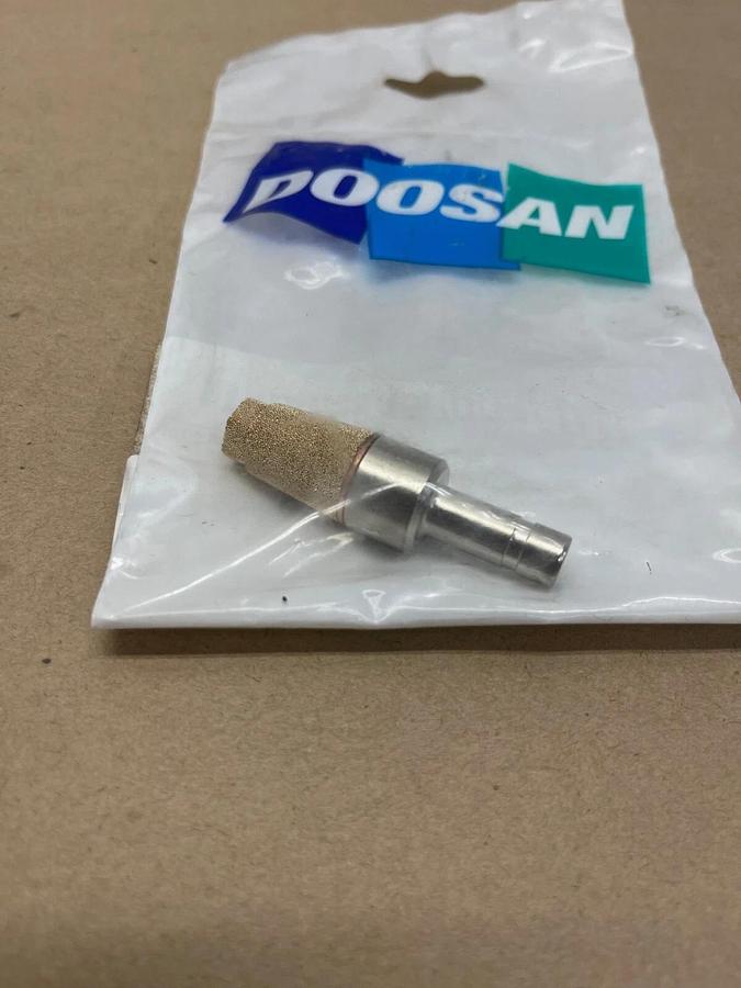 Used Doosan 400504-00125 UREA Tank Breather Element