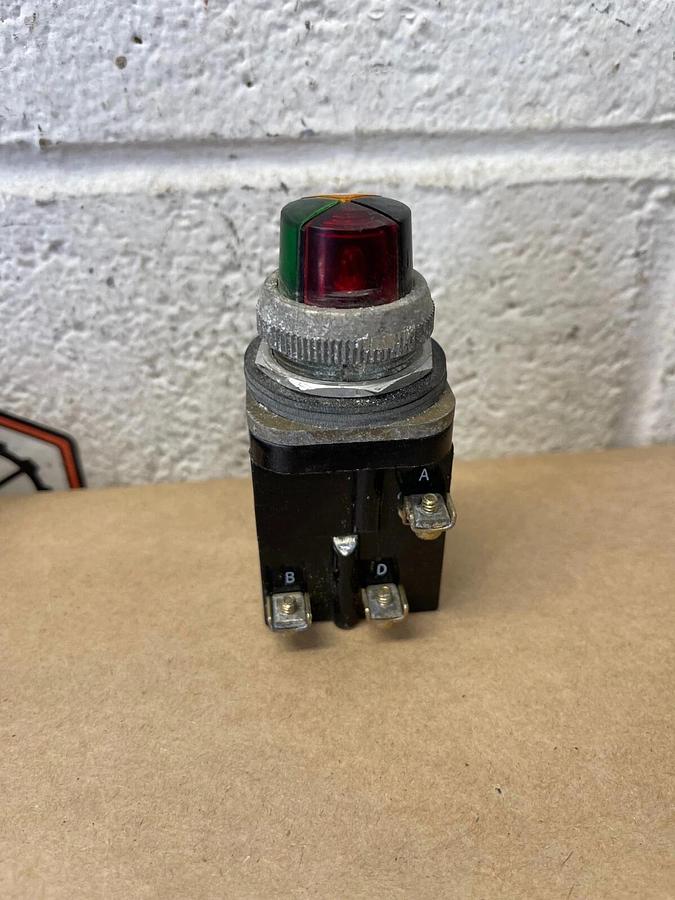 Used Allen-Bradley 800T-PC316 Cluster Pilot Light, Series N, 120 V, 6.9 W