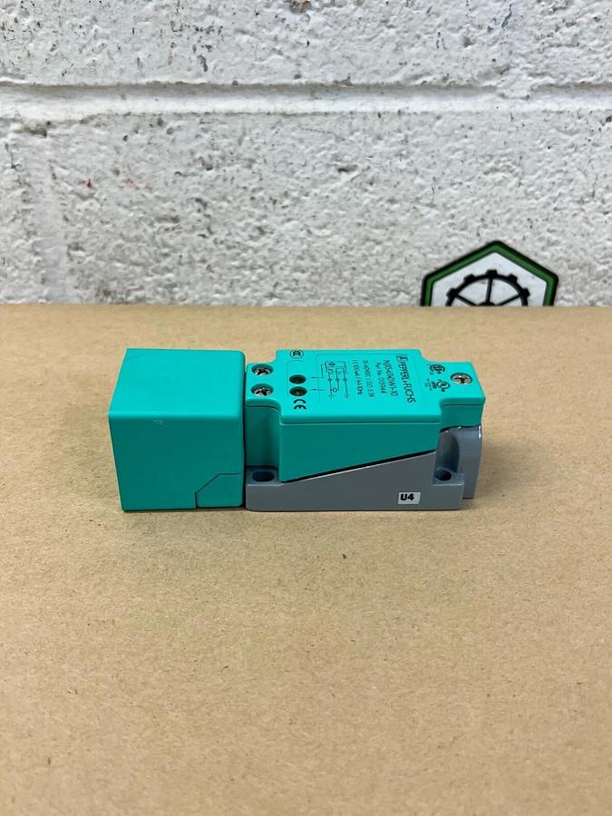 Used PepperL + Fuchs NJ15+U1+DW1-10 Proximity Switch