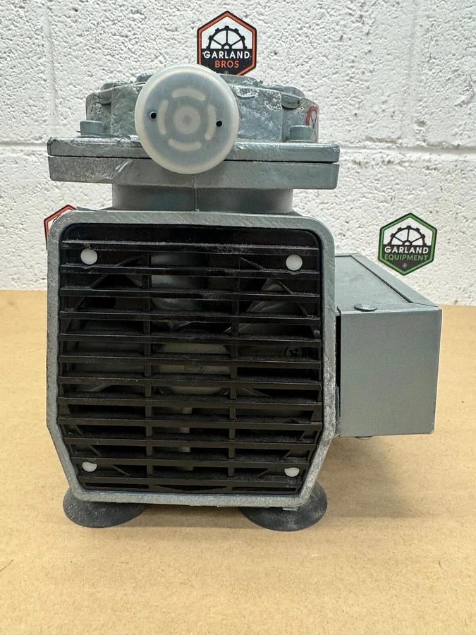 Used Gast DOA-P126-FB Vacuum Pump, 115/110V, 4.5/4.8 A, 60/50 Hz