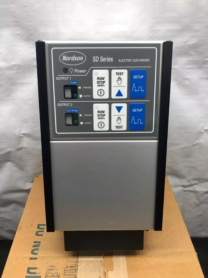 Used Nordson 231667E, SD Series Electric Gun Driver w/ Manual