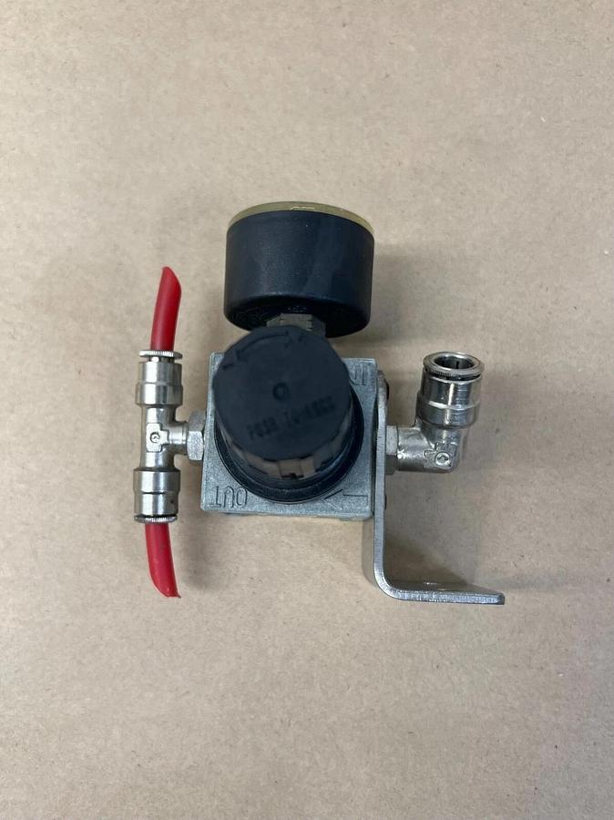 Used Numatics R14R-02 Pneumatic Regulator