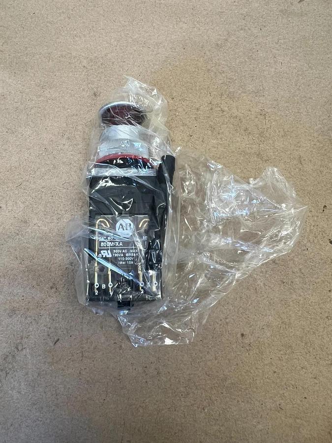 Allen Bradley 800MR-FXNQL10RB Small Illuminated Push-Pull Unit, Red