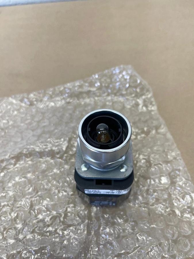 Used Allen-Bradley 800T-PB16, 30mm Momentary Push Button, Ser T, 120V AC, 50/60Hz