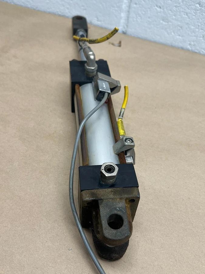 Used TRD Manufacturing, Inc. 30020179 Pneumatic Cylinder, 250 PSI