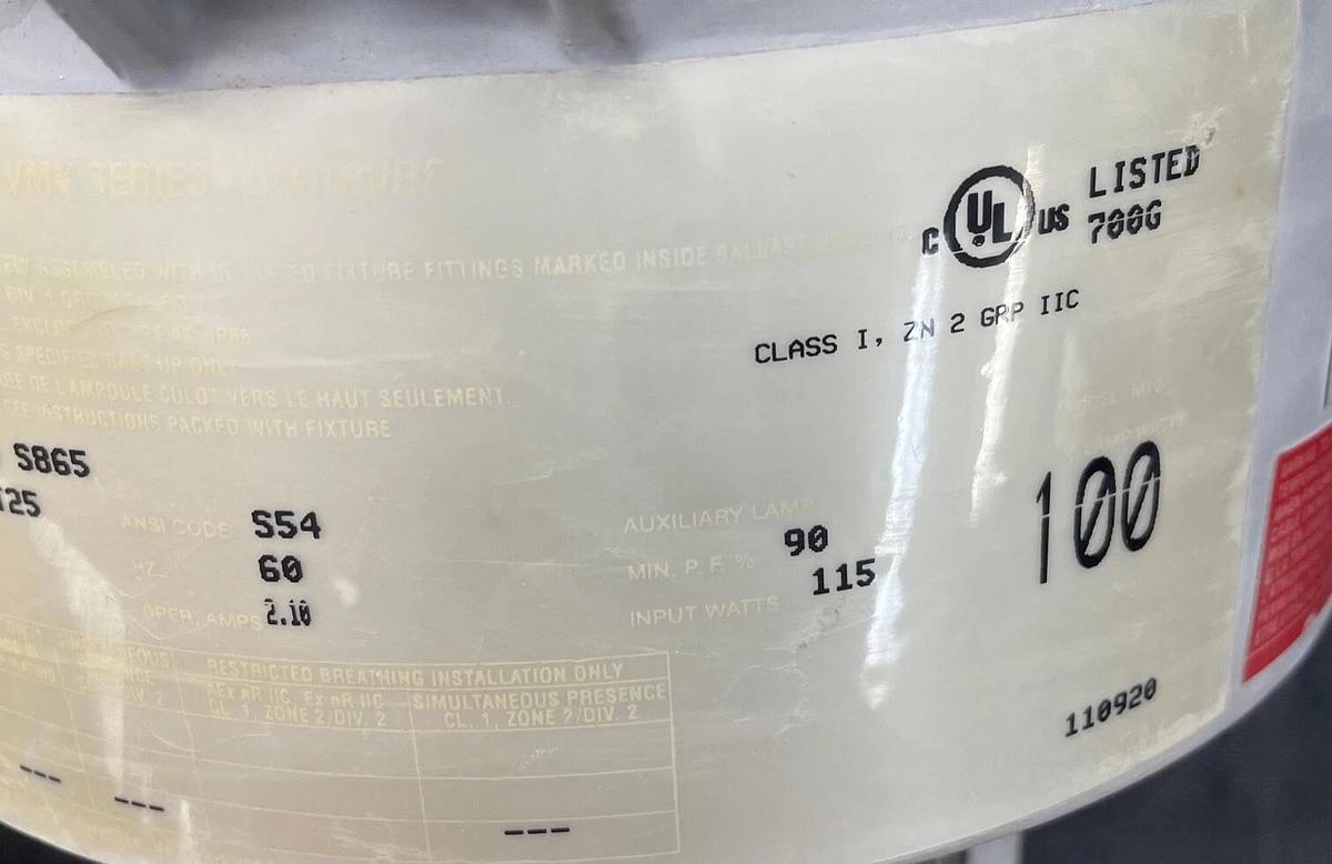 Used Cooper Crouse-Hinds VMVS2A100GP/120 S865 Explosion Proof Light 120 V, 3.05 Amps