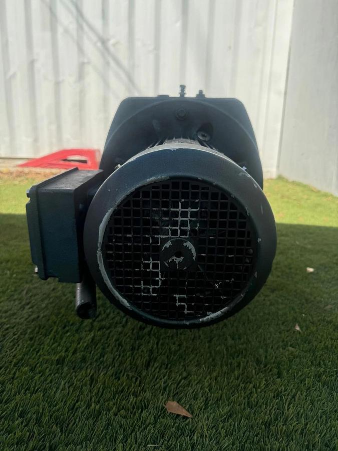 Used SEW Eurodrive DFV132S4 AC Motor 7.5HP @ 1720 RPM, SEW RX107DV132S4, 3.38:1 Ratio