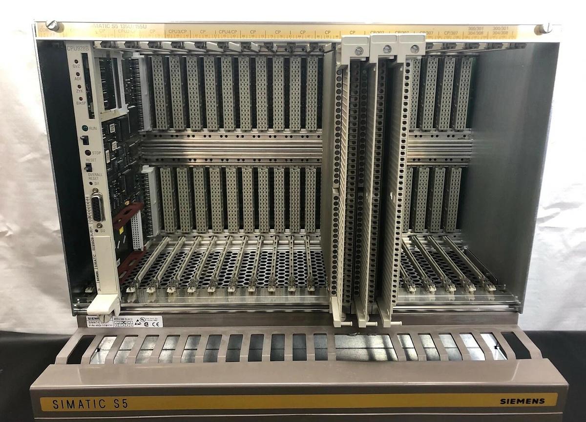 Used Siemens 6ES5955-3LC43 Simatic Power Supply w/ 6ES5188-3UA12 Slot Rack w/ 4 Cards