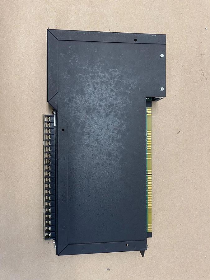 Used Square D SY/MAX 8030 ROM 221 Series G Output Module