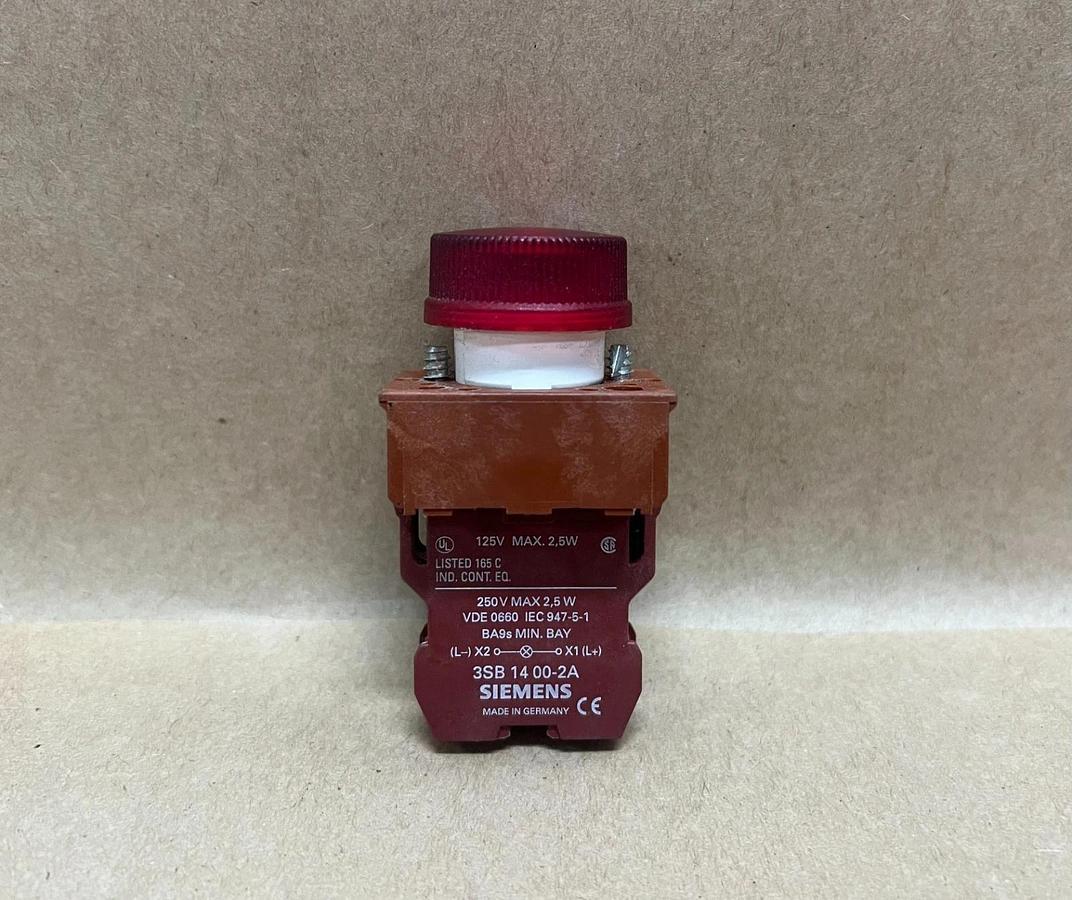 Used Siemens 3SB 1400-2A Red Indicator Light w/ Contact Block