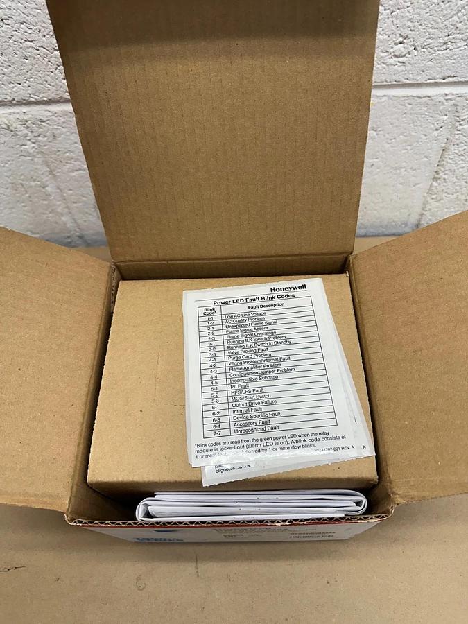 Used Honeywell RM7897A2002 Automatic Programming Control *NEW*