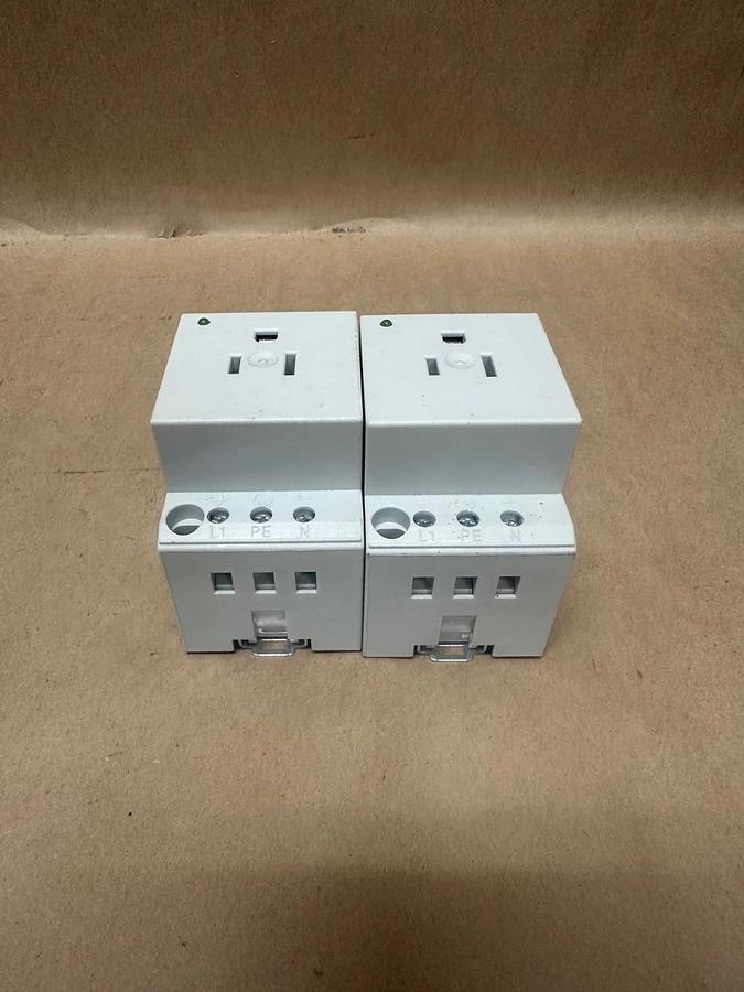 Phoenix Contact SD-US/SC/LA/GY Rail-Mounted Socket, LED Indicator - Lot of 2 NEW