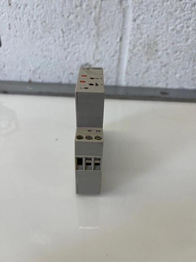 Used Omron H3DS-AL Timer, 0.1s-120h, 50/60 Hz