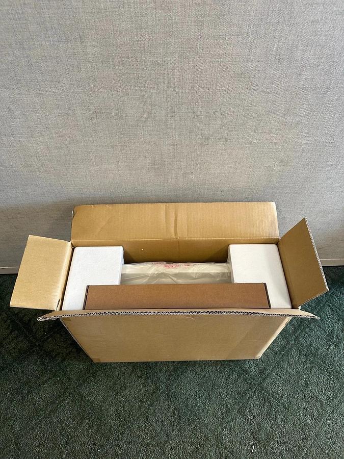 Used Canvys PC21037R Display 21.5” TFT LCD Monitor *NEW*