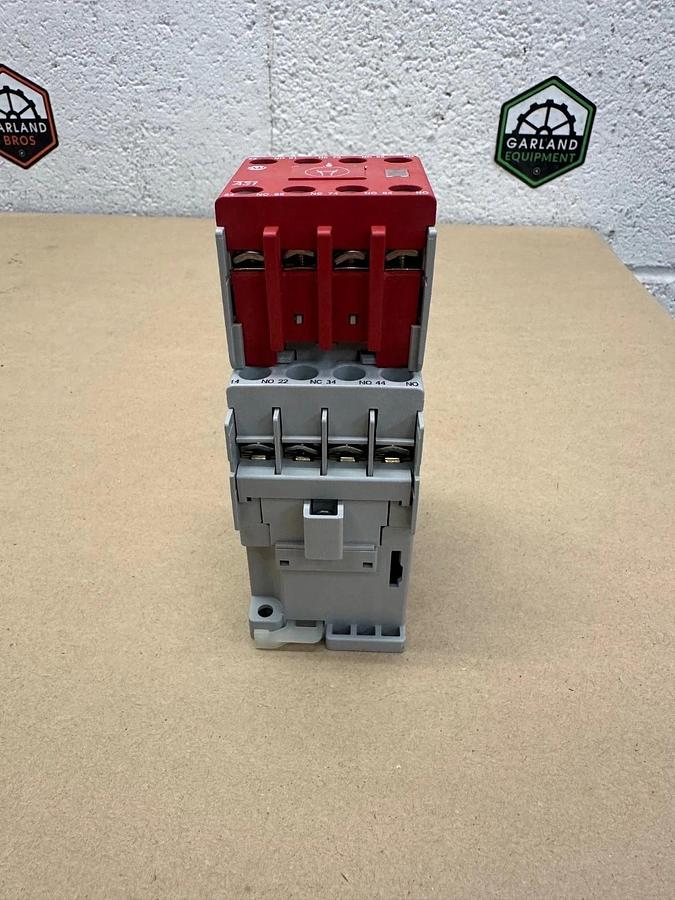 Used Allen Bradley 700S-CF620EJC Safety Control Relay