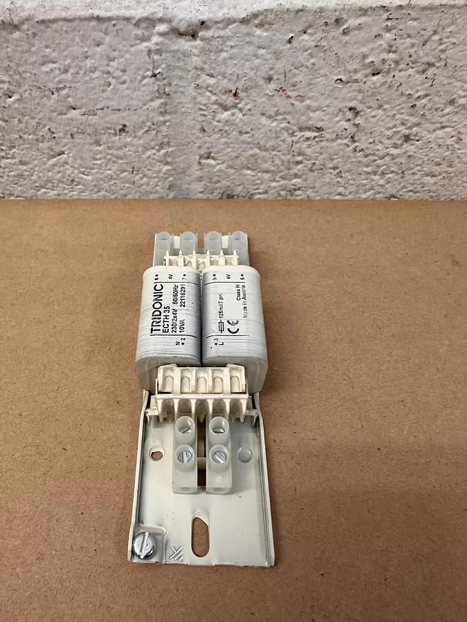Used Tridonic - ECTH35 - Electronic Ballast 50-60Hz 10VA