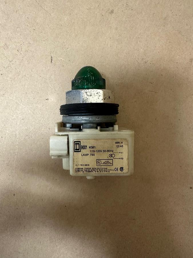 Used Square D 9001KM1 Green Illuminated Light