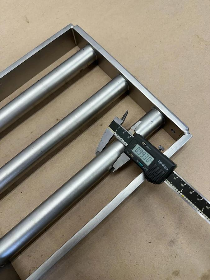 Used Eries RE6HP Grate Magnet, 8.5” x 21”, Tube Diameter 1” *NEW*