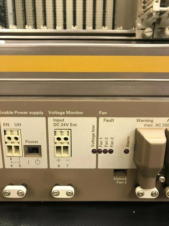 Used Siemens 6ES5955-3LC43 Simatic Power Supply w/ 6ES5188-3UA12 Slot Rack w/ 4 Cards