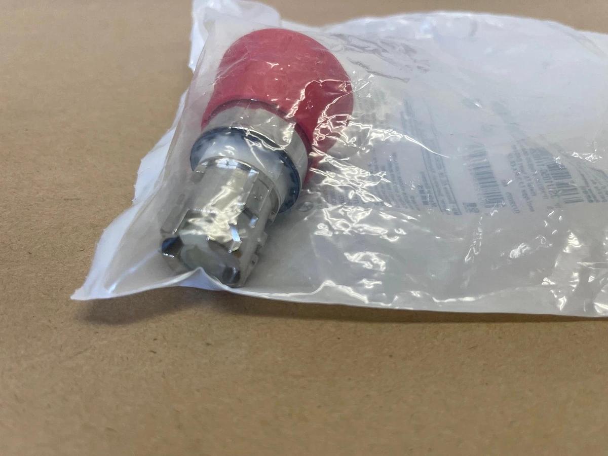 Used Siemens 3SU1050-1HB20-0AA0 Emergency Stop Push Button *NEW*
