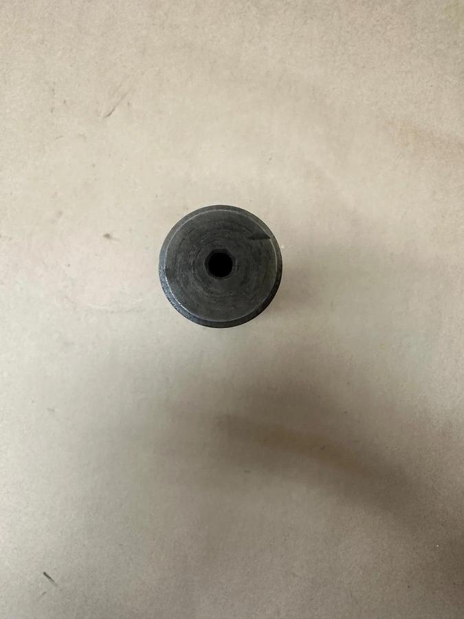 CAT OAL: 8 3/4”, D: 1 1/4” Kingpin *NEW*