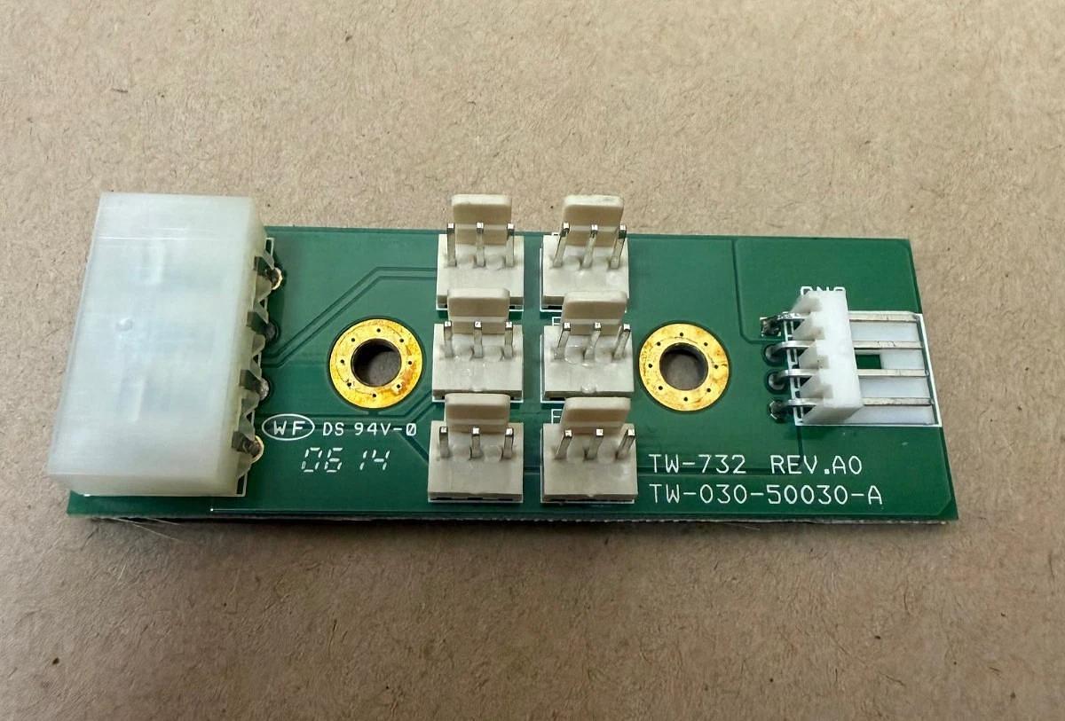 Used TW-732 REV.A0 TW-030-50030-A Fan Power Board