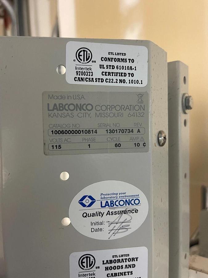 Used LabConco 10050000010814 Laboratory Fume Hood w/ Bench Top