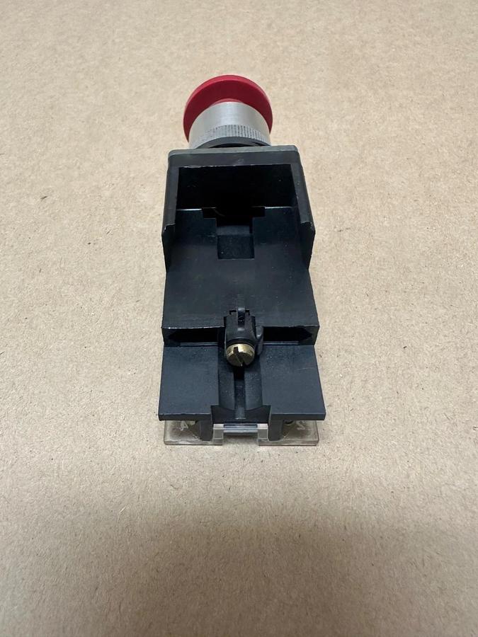 Used Allen Bradley 800MR-D6 Push Button Switch w/ 800M-XAK Contact Block