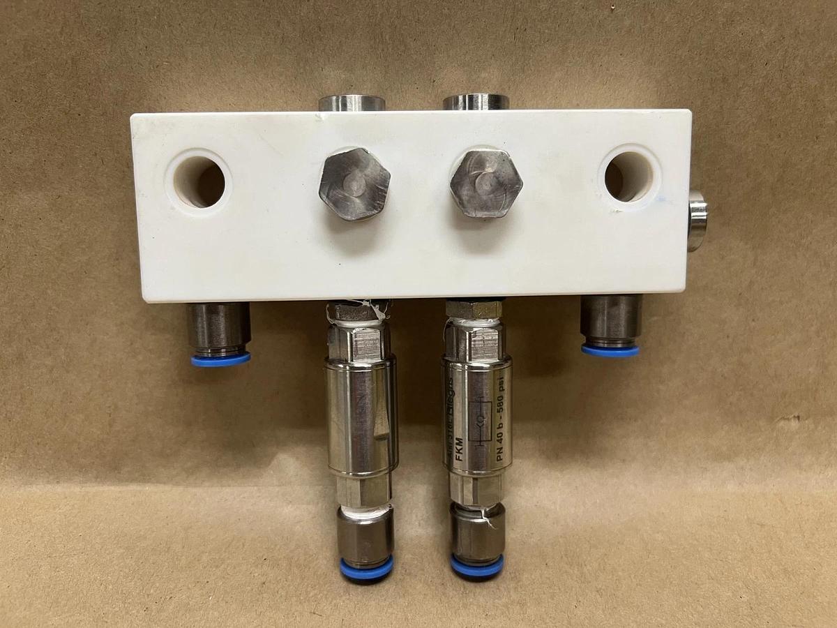 Used Legris 4 Way Pneumatic Manifold w/ PN40b-580 psi Check Valve