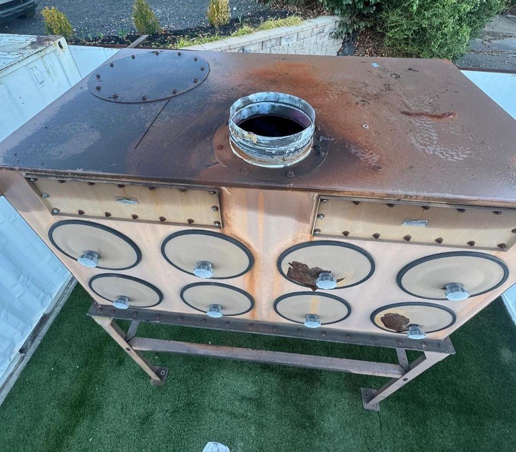 Used United Air Specialist FJL8-0B 8-Cartridge Dust Collector