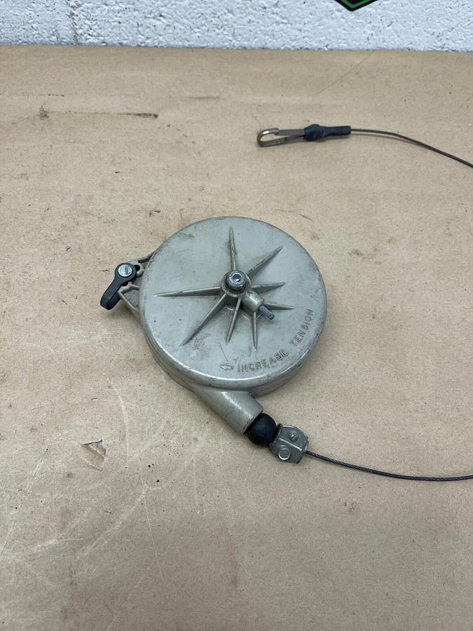 Used Aero-Motive 4-B Balancer, 4 lb Capacity, Adjustable Tension Cable Reel
