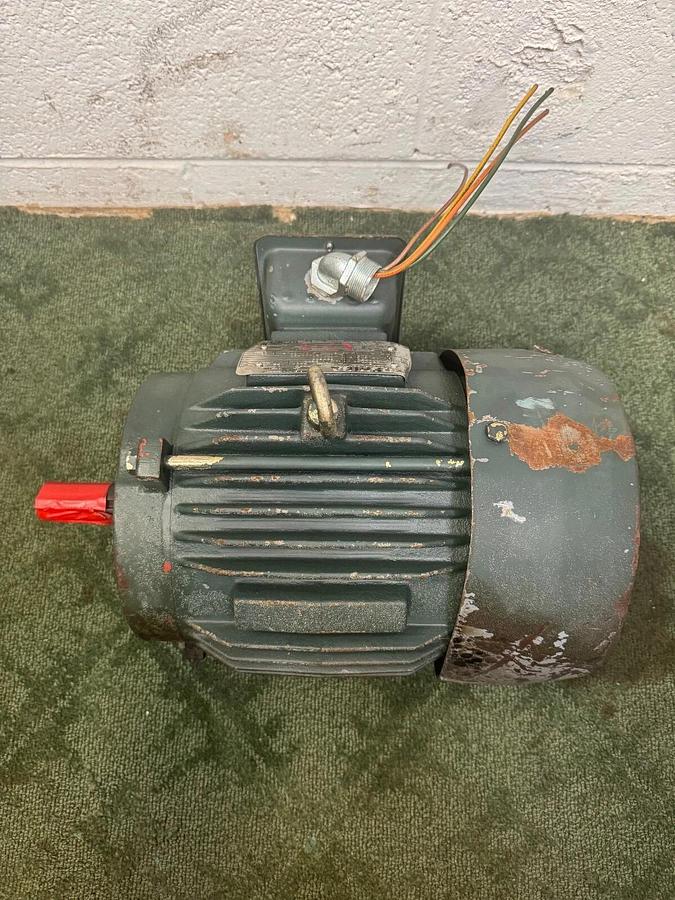 Used Toshiba B0054FLF2AMH03, 5 HP Motor, 1735 RPM, 230/460 V, 3 Ph, TEFC Fr, 60 Hz