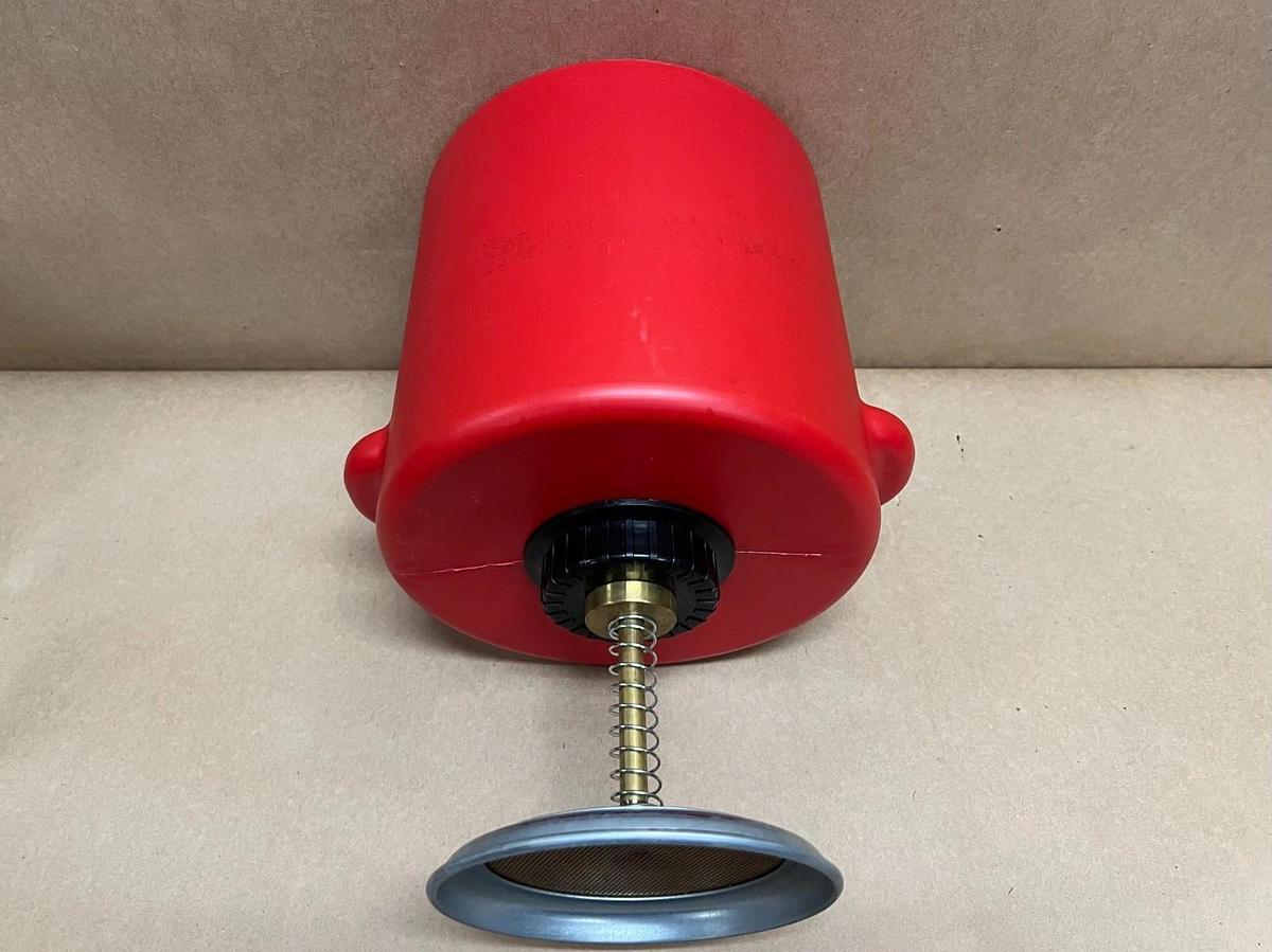 Used Eagle P-714 1 Gal. Plunger Can *NEW*