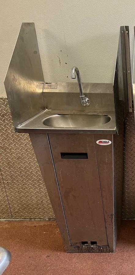 Used Eagle CHSA-10-P/HSA-10-FA-P Stand Alone Sink