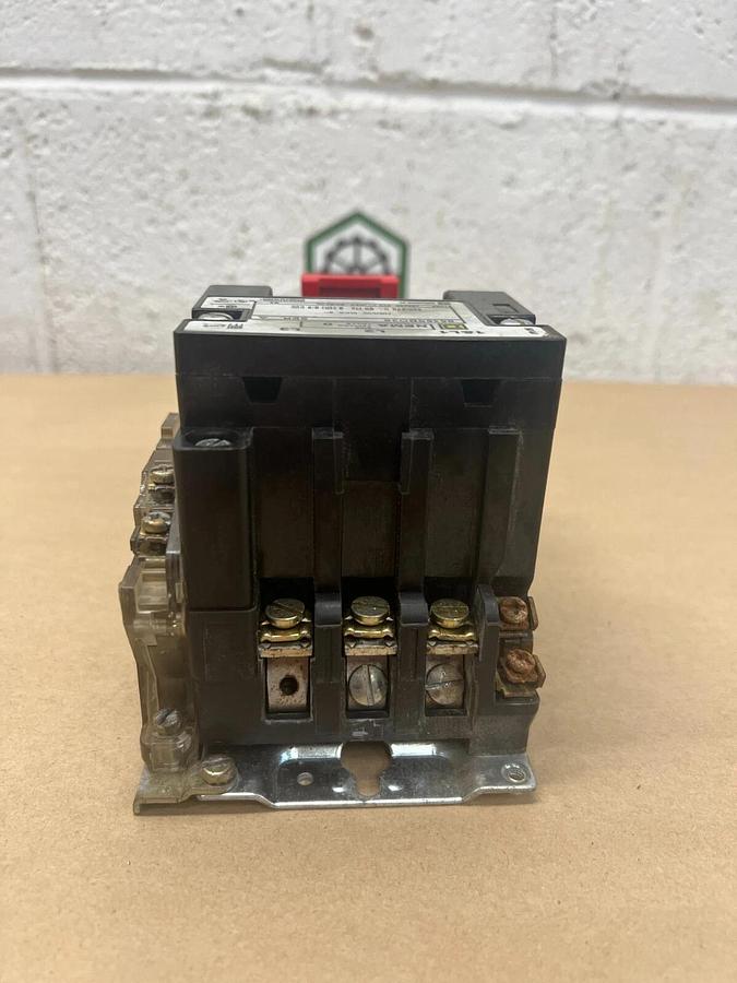 Used Square D 8536SBO2S Ser. A, NEMA Size 0 Starter