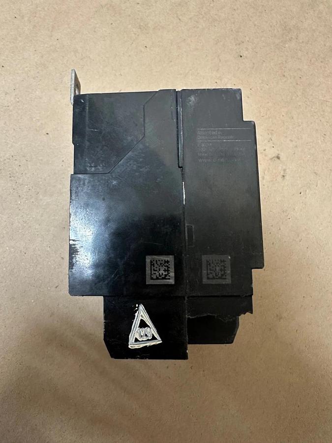 Used Eaton GHB3015 15A 3 Pole Circuit Breaker, Broken Shell