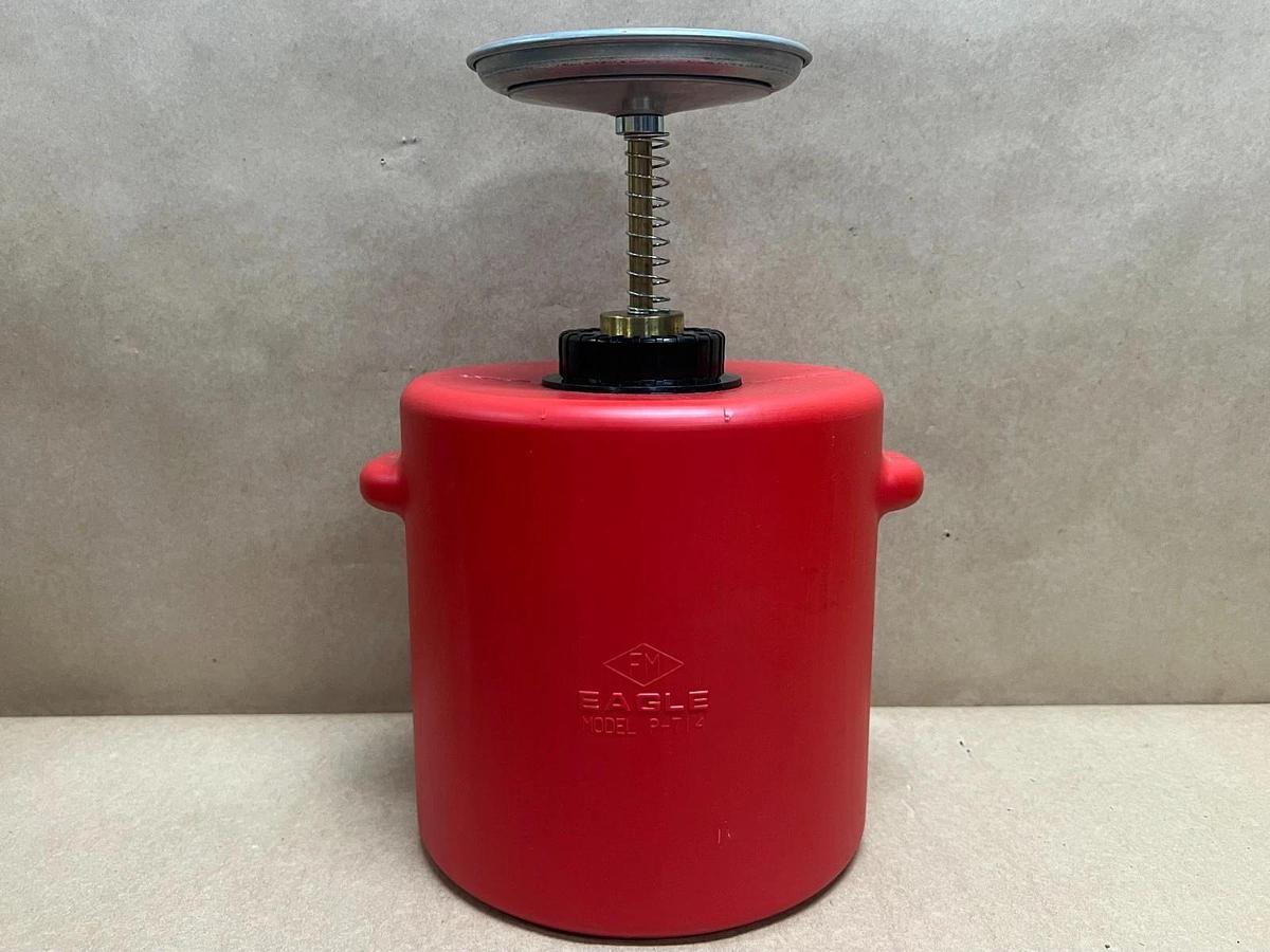 Used Eagle P-714 1 Gal. Plunger Can *NEW*