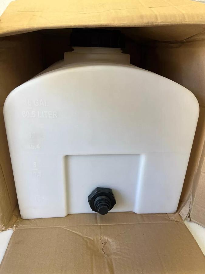 RomoTech 82123889 Reservoir Domed Poly 16 Gallon, 22” x 16” x 16”