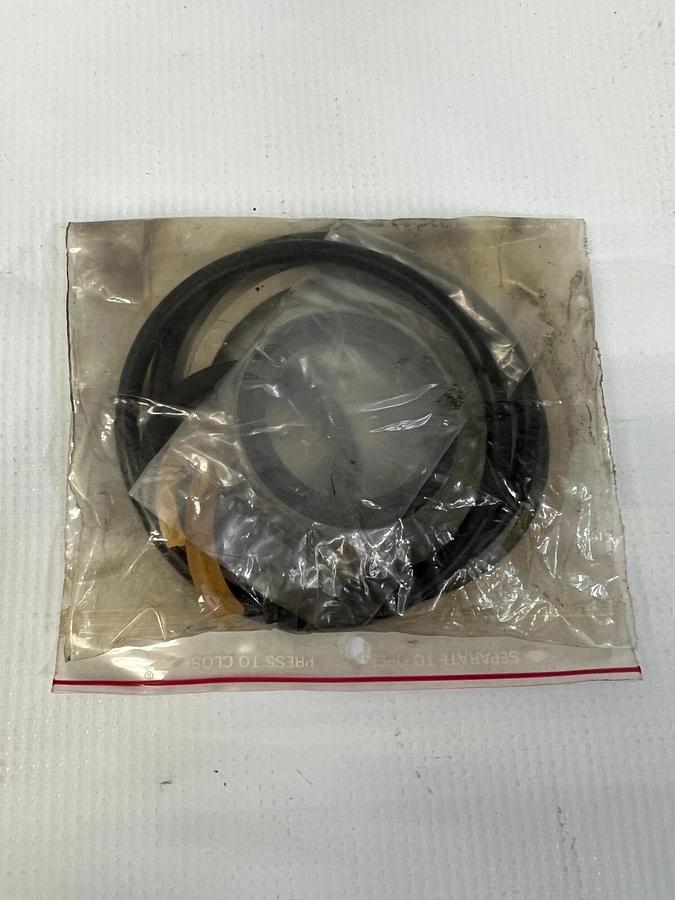 Used Globe 33JN25-IS Globe Repair Kit for 33JN36 Hydraulic Cylinders