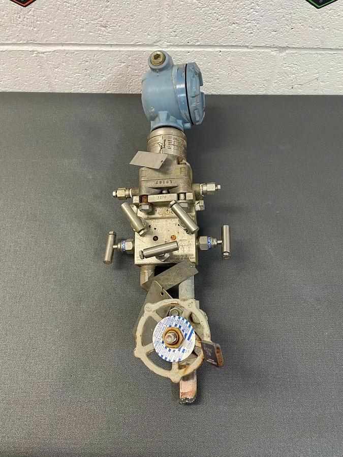 Used Rosemount 305152CDAA2E11A2AB4E5Q4Q8 Pressure Transmitter