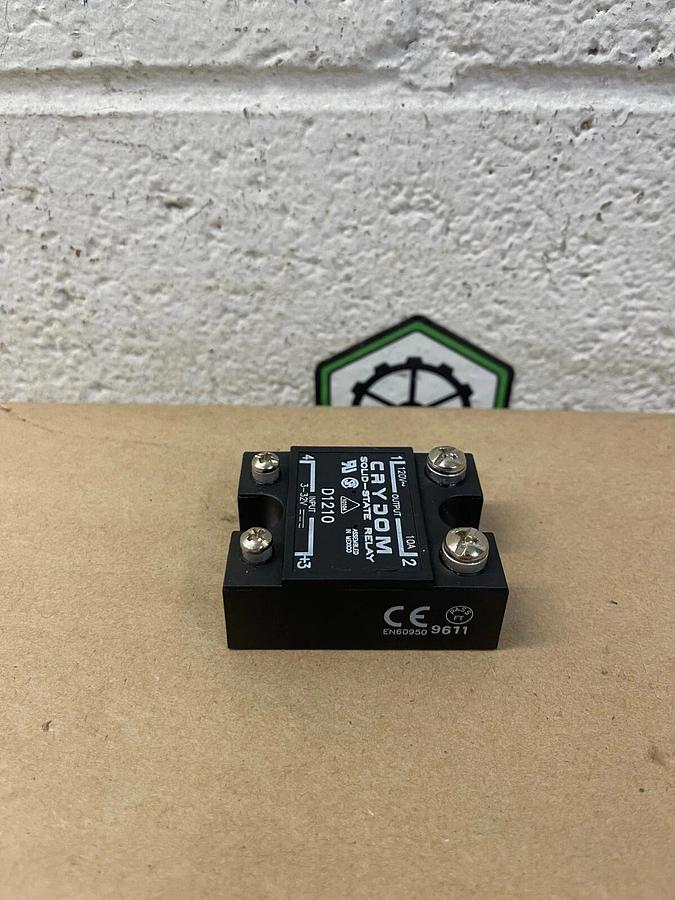 Used Crydom D1210 Solid State Relay, Output: 120V, 10A, Input: 3-32V